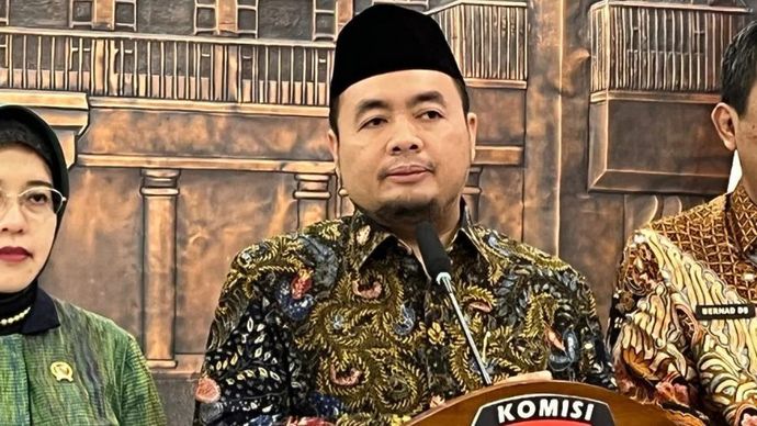 Ketua KPU RI Mochammad Afifuddin saat memberikan keterangan kepada awak media di Kantor KPU RI, Jakarta, Jumat (14/3/2025).