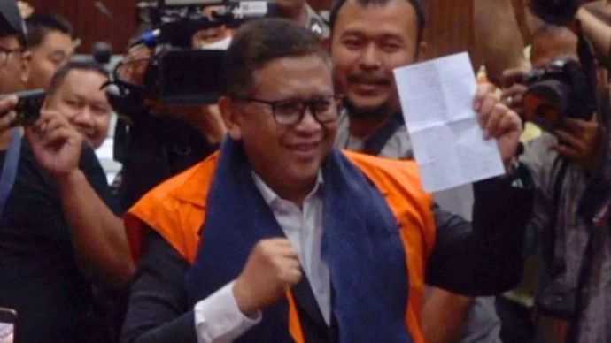 Sekretaris Jenderal (Sekjen) Dewan Pimpinan Pusat (DPP) Partai Demokrasi Indonesia (PDI) Perjuangan Hasto Kristiyanto, saat berpidato di ruang sidang Pengadilan Tindak Pidana Korupsi (Tipikor) Jakarta.