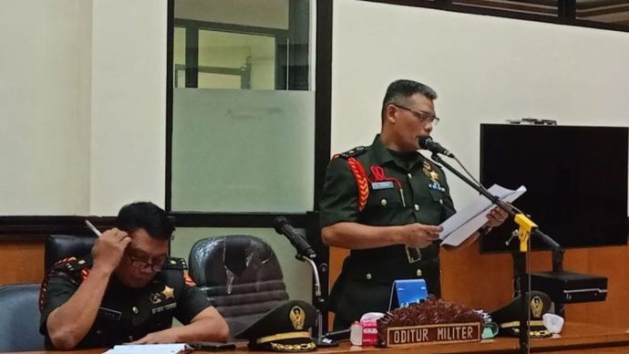 Oditur Militer dari Oditurat Militer II-07 Jakarta yang menangani perkara, Mayor corps hukum (Chk) Gori Rambe saat menanggapi pleidoi terdakwa di Pengadilan Militer II-08 Jakarta, Cakung, Jakarta Timur, Senin (17/3/2025).