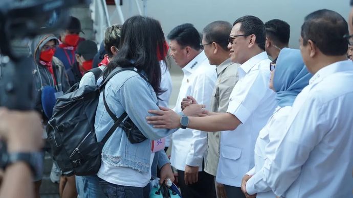 Kementerian Pelindungan Pekerja Migran Indonesia (KP2MI) membantu mengawal pemulangan 554 pekerja migran Indonesia non-prosedural yang menjadi korban tindak pidana perdagangan orang (TPPO) dari Myawaddy, Myanmar, di Bandara Soekarno-Hatta, Banten, Selasa, 18 Maret 2025.