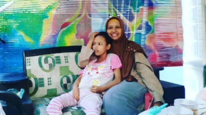 Ibu Santi dan Anaknya yang Menderita cerebral palsy