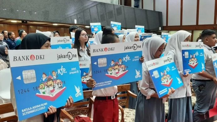 Pemerintah Provinsi DKI Jakarta mencairkan dana bantuan sosial Kartu Jakarta Pintar (KJP) Plus Tahap I tahun 2025 dengan jumlah penerima sebanyak 707.622 orang, di Jakarta, Kamis (20/3/2025).