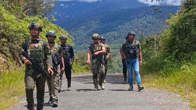 Satgas Operasi Damai Cartenz-2025 mendatangi lokasi penembakan di Intan Jaya. 