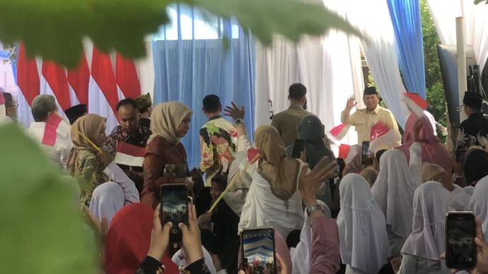 Disambut Sorai Siswa, Presiden Prabowo Hadir di Peringatan Hardikanas di SDN 5 Cimahpar Bogor