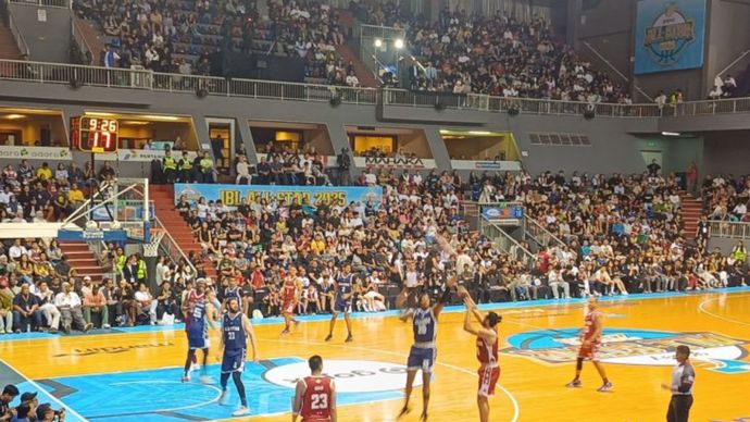 Pertandingan Indonesian Stars melawan Foreign Stars