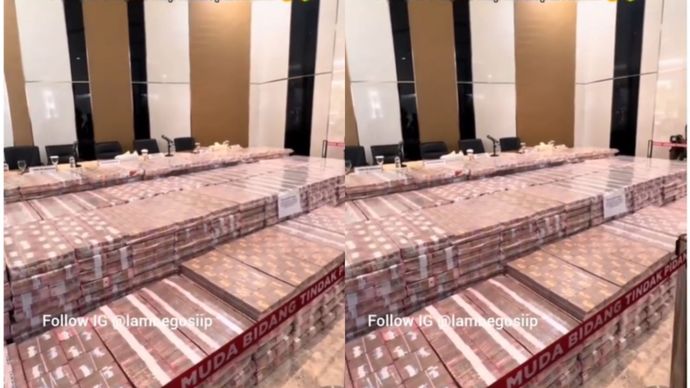 Kejaksaan Agung (Kejagung) RI menggelar konferensi pers di gedung Jampidsus Kejagung, Jakarta Selatan, Kamis 8 Mei 2025. Dalam kegiatan tersebut diungkapkan bahwa Kejagung telah menyita uang sebesar Rp 479.175.079.148 dalam kasus pencucian uang hasil korupsi perkebunan kelapa sawit oleh PT Duta Palma Group yang menjerat PT Darmex Plantations