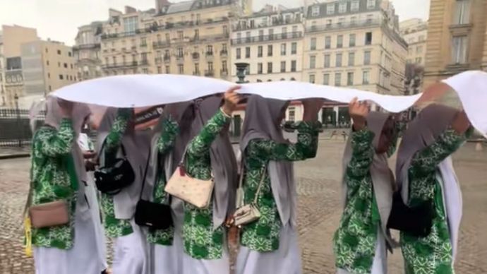 Momen Siswa Al Azhar Studi Tour ke Paris