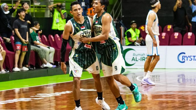 Pebasket Pacific Caesar Surabaya.