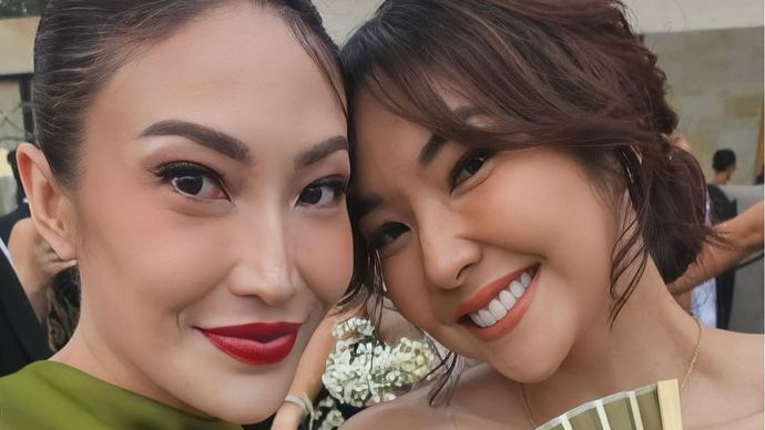 Ayu Dewi, Gisel