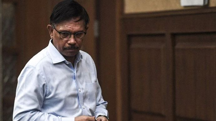 Terdakwa kasus dugaan korupsi penyediaan infrastruktur BTS 4G dan infrastruktur pendukung paket 1, 2, 3, 4 dan 5 dari BAKTI Kemenkominfo tahun 2020 - 2022 Johnny G Plate berjalan usai membacakan nota pembelaan (pleidoi) di Pengadilan Tipikor, Jakarta, Rabu (1/11/2023).