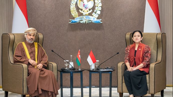 Ketua DPR RI Puan Maharani bersama pimpinan-pimpinan parlemen negara OKI. 