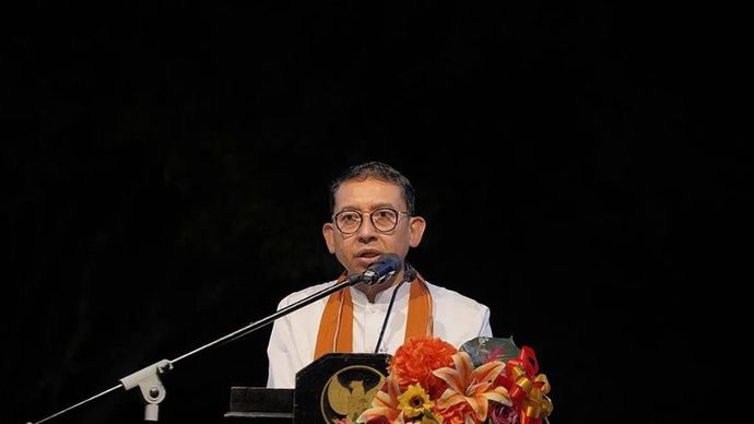 Menteri Kebudayaan Fadli Zon pada saat menghadiri kegiatan Waisak Nasional 2025 di Candi Borobudur, Magelang, Jawa Tengah, Senin (12/5/2025).