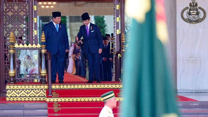 Presiden Republik Indonesia, Prabowo Subianto, menerima sambutan kenegaraan penuh kehormatan dari Yang Mulia Sultan Haji Hassanal Bolkiah Mu&rsquo;izzaddin Waddaulah 