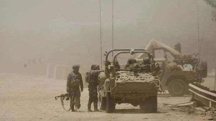  Pasukan Israel terlihat di dekat perbatasan dengan Jalur Gaza di bagian selatan Israel (2/7/2024).