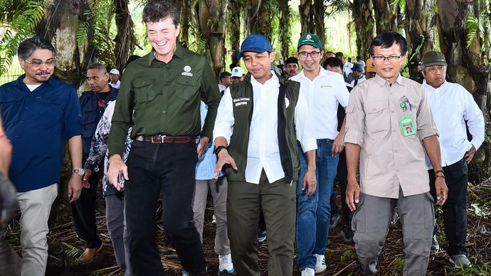 Menteri Kehutanan dan Pertamina NRE Dorong Program Aren Nasional untuk Pengembangan Bioetanol Indonesia.