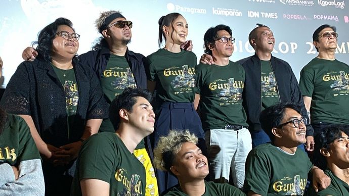 Cast Film Gundik
