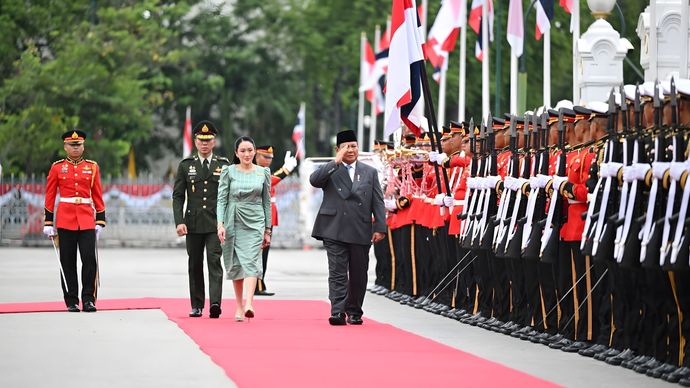 Momen Prabowo Disambut Hangat PM Thailand di Bangkok dengan Jajar Kehormatan