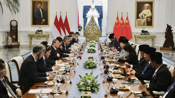 Perdana Menteri (PM) Republik Rakyat Tiongkok (RRT), Li Qiang dan Prabowo di Istana Merdeka