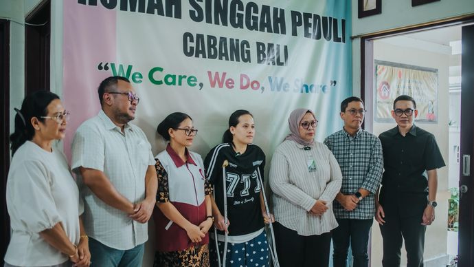 Direktur Pelayanan BPJS Ketenagakerjaan Roswita Nilakurnia melakukan kunjungan ke Rumah Singgah Peduli Cabang Bali.