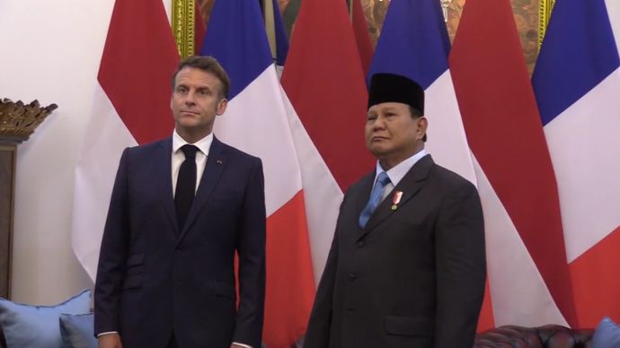 Prabowo Subianto dan Emmanuel Macron