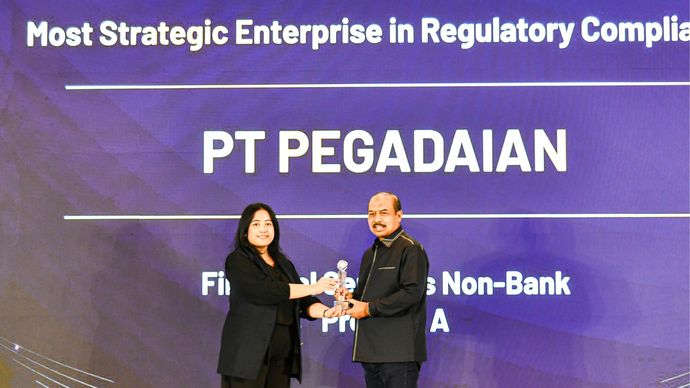 PT Pegadaian raih penghargaan dalam Indonesia Regulatory Compliance Awards (IRCA) 2025.