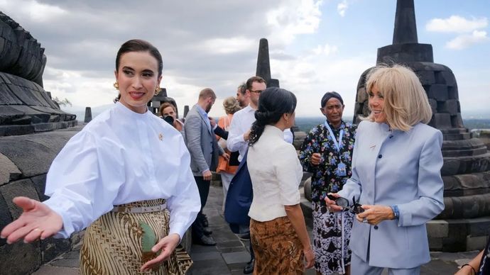 Menteri Pariwisata Widiyanti Putri Wardhana dan Ibu Negara Prancis Brigitte Macron.