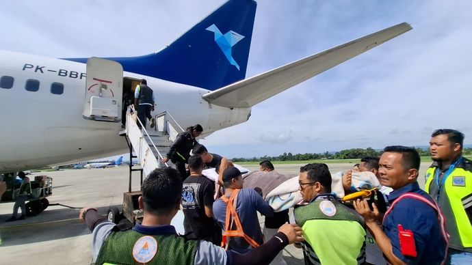Anggota Polri yang diserang KKB dibawa ke Jakarta. 