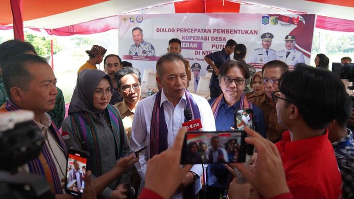 Masyarakat NTB Gotong-royong Bentuk Koperasi Desa Merah Putih