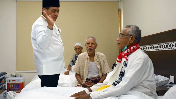 Ilustrasi: Selasa, 3 Juni 2025, Wakil Menteri Agama Romo Muhammad Syafii berbicara dengan peserta safari wukuf lanjut usia di Hotel Asila Al-Andalus di Makkah, Arab Saudi. Pada puncak musim haji, rencana safari wukuf khusus untuk orang tua melibatkan sebanyak 500 calon haji.
