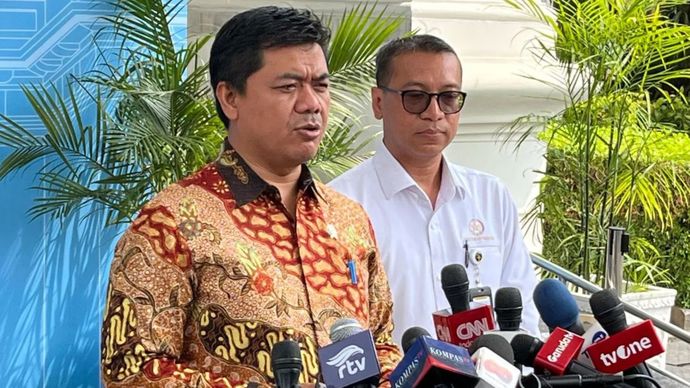 Di kompleks Istana Kepresidenan, Jakarta, Kamis, 5 Juni 2025&nbsp;Wakil Menteri Sekretaris Negara (Wamensesneg) Juri Ardiantoro memberikan keterangan tentang sapi kurban yang diberikan Presiden Prabowo Subianto kepada semua kota dan kabupaten di Indonesia.
