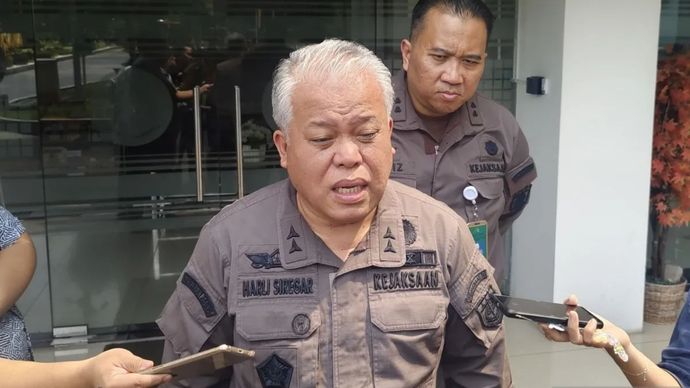 Di Gedung Kejaksaan Agung, Jakarta, Kamis (5/6), Harli Siregar, Kepala Pusat Penerangan Hukum (Kapuspenkum), berbicara dengan awak media. 