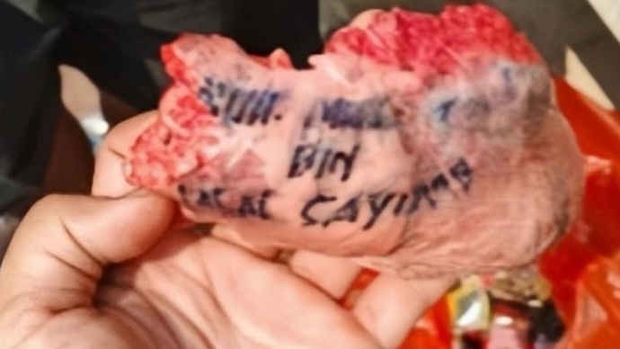 Daging bertuliskan nama diduga nama orang berkurban