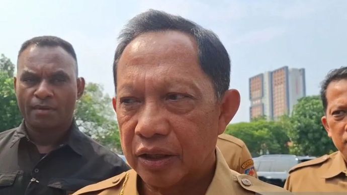 Selasa, 10 Juni 2025, di Kompleks Istana Kepresidenan Jakarta, Menteri Dalam Negeri Tito Karnavian memberikan keterangannya. 
