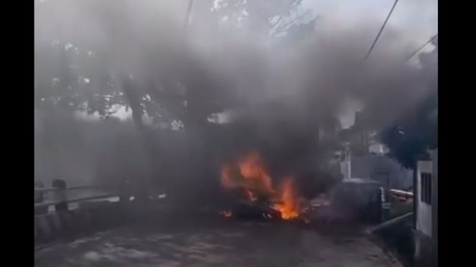 Mobil Wuling terbakar di Lampung. (Instagram) 
