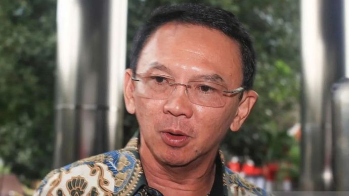 Foto arsip: Ahok, mantan Komisaris Utama PT Pertamina (Persero), tiba di Gedung Merah Putih KPK di Jakarta pada hari Kamis, 9 Januari 2025, untuk menjalani pemeriksaan. 