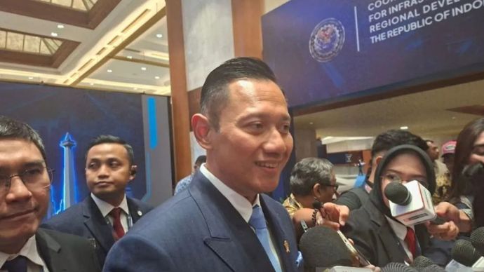 Jakarta, Kamis, 12 Juni 2025, Menteri Koordinator Bidang Infrastruktur dan Pembangunan Kewilayahan (IPK) Agus Harimurti Yudhoyono (AHY) memberikan keterangan kepada media saat penutupan International Conference on Infrastructure (ICI 2025). 