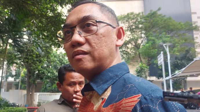 Alexander Sabar, Direktur Jenderal Pengawasan Ruang Digital Kemkomdigi, menghadiri pertemuan di Kantor Kemkomdigi di Jakarta pada Kamis, 6 Juni 2025.