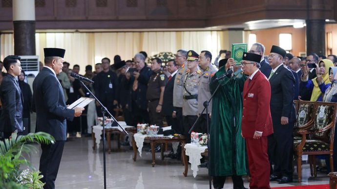 Wakil Ketua DPR RI Walk Out dari Pelantikan Rektor UPI