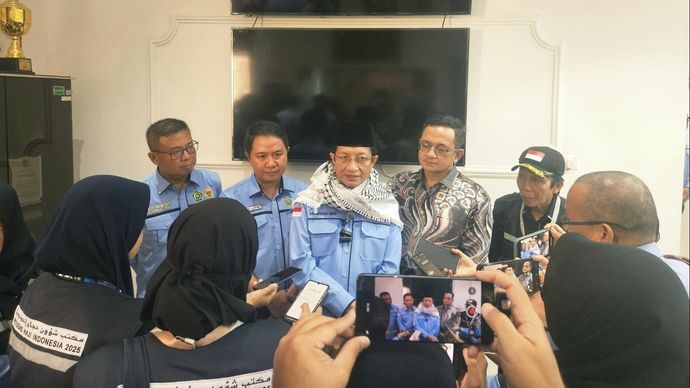  Menteri Agama Nasaruddin Umar menyebut penyelenggaraan haji 1446 H/2025 M menunjukkan kemajuan signifikan. Mulai dari layanan konsumsi yang melimpah, akses transportasi bus shalawat di Makkah selama 24 jam, hingga proses kepulangan jemaah yang tertib, semuanya mengindikasikan perbaikan nyata dari tahun-tahun sebelumnya.