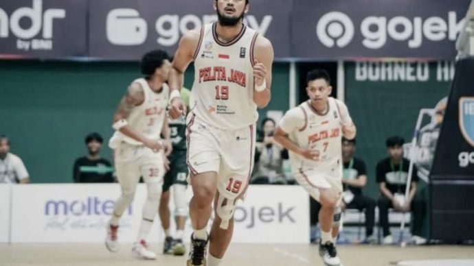 Pebasket Pelita Jaya Jakarta Reza Guntara.
