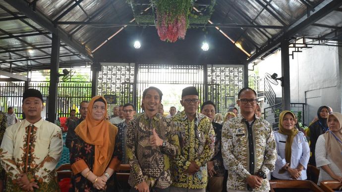 Sosialisasi Program Makan Bergizi Gratis bersama Mitra Kerja BGN di Gresik.