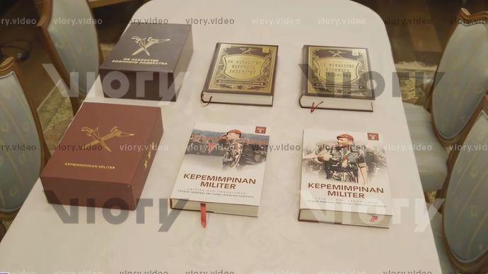 Buku Prabowo &ldquo;Kepemimpinan Militer&rdquo; Terbit di Rusia Jelang KTT dengan Putin