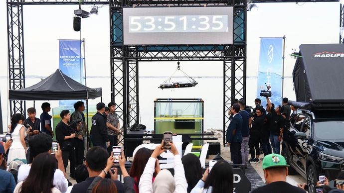 PT Chery Sales Indonesia (CSI) sukses menyelesaikan tantangan ekstrem perendaman baterai Chery TIGGO 8 CSH selama hampir 54 jam. (Foto: CSI/Adiantoro/NTV)