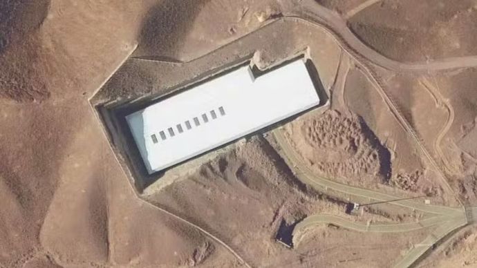 Citra satelit menunjukkan fasilitas nuklir Fordo di Iran pada 24 Januari 2025