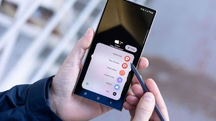 Samsung Galaxy S27 Ultra tidak akan lagi menyertakan ruang internal untuk menyimpan S Pen. (Foto: Istimewa via Phone Arena)