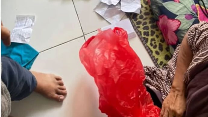 Ibu Ini Ketahuan Curi Uang Takzih di Pondok Cina 