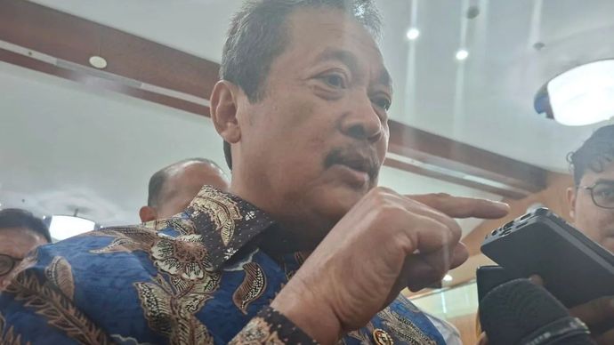 Rabu, 25 Juni. Menteri Kelautan dan Perikanan (KP) Sakti Wahyu Trenggono memberikan keterangan kepada awak media di Jakart.