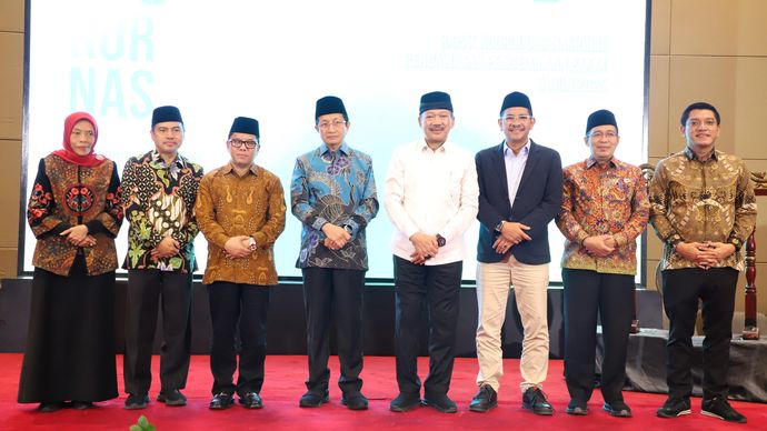 Komitmen pengelolaan zakat yang berdampak dan profesional kembali ditegaskan dalam Rapat Koordinasi Nasional (Rakornas) Pengawasan Pengelolaan Zakat 2025 yang digelar pada 24&ndash;26 Juni 2025 di Hotel Novotel Jakarta. Mengusung tema &ldquo;Beragama Berdampak, Berzakat Maslahat untuk Penanggulangan Kemiskinan Menuju Indonesia Emas 2045,&rdquo; Rakornas ini menjadi ruang strategis untuk menguatkan sinergi antara pemerintah dan lembaga pengelola zakat di seluruh Indonesia.