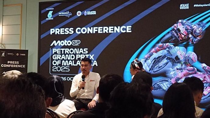 CEO PETRONAS SIC, Azhan Shafriman Hanif, mempromosikan gelaran PETRONAS Grand Prix of Malaysia 2025. (Foto: Adiantoro/NTV)