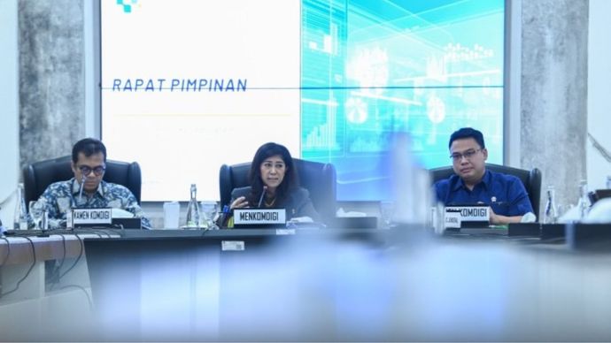 Menkomdigi Meutya Hafid, Wamenkomdigi Nezar Patria, dan Angga Raka Prabowo.